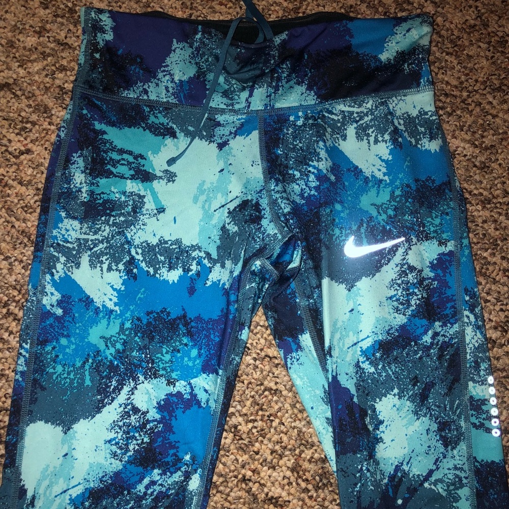 Nike workout capris